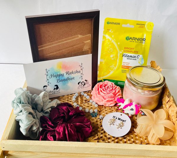 Rakhi Hamper for sister
